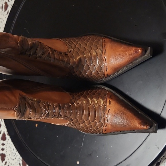 Dollhouse  boots - Picture 2 of 10